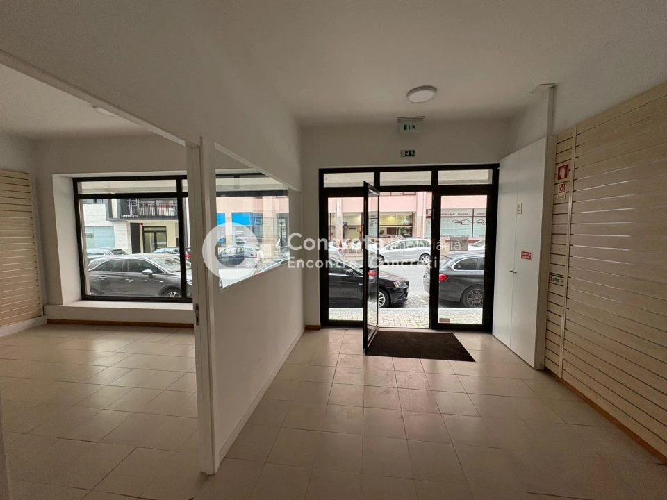 Loja para Arrendamento em Barcelos, V.Boa, V.Frescainha Foto 5