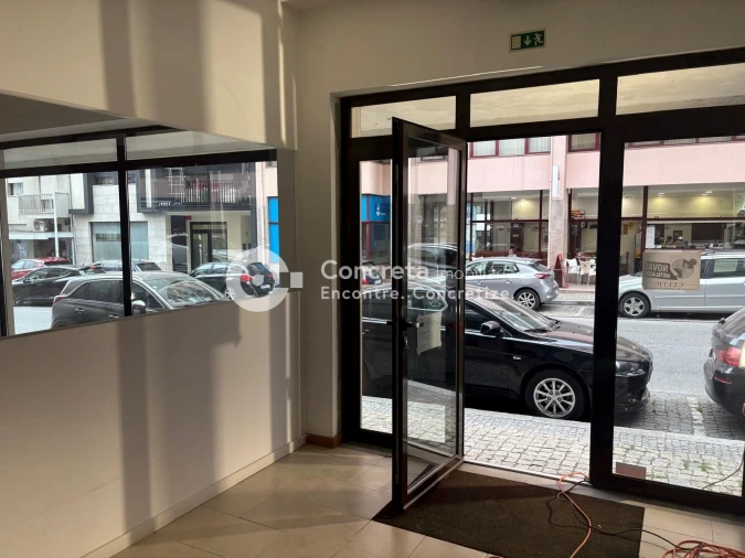 Loja para Arrendamento em Barcelos, V.Boa, V.Frescainha Foto 23