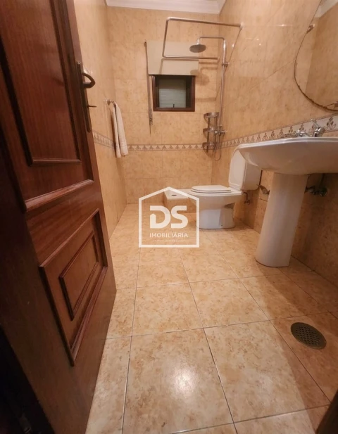 Apartamento T3 para Venda em Nespereira e Casais