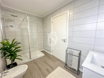 Moradia T3 para Venda em Fenais da Luz