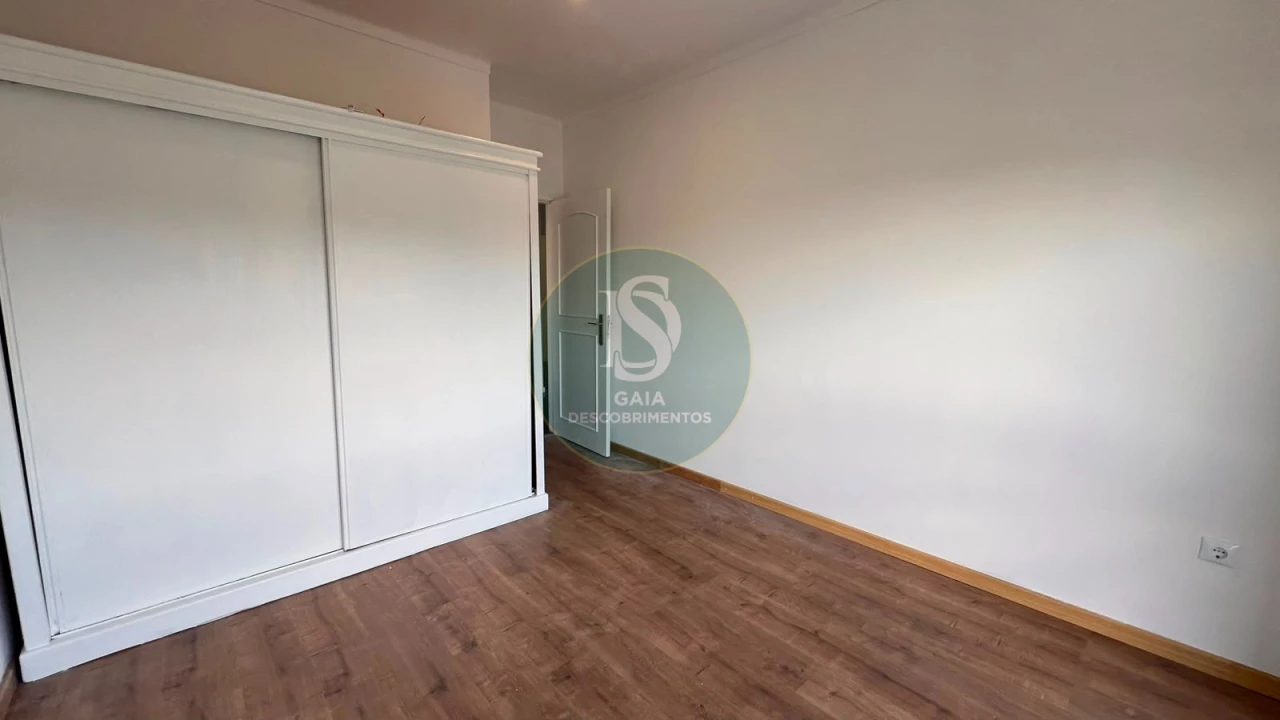 Apartamento T3 para Venda em Fânzeres e São Pedro da Cova Foto 6