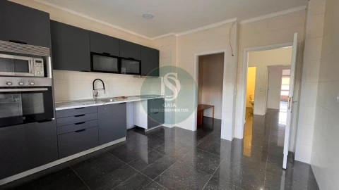 Apartamento T3 para Venda em Fânzeres e São Pedro da Cova