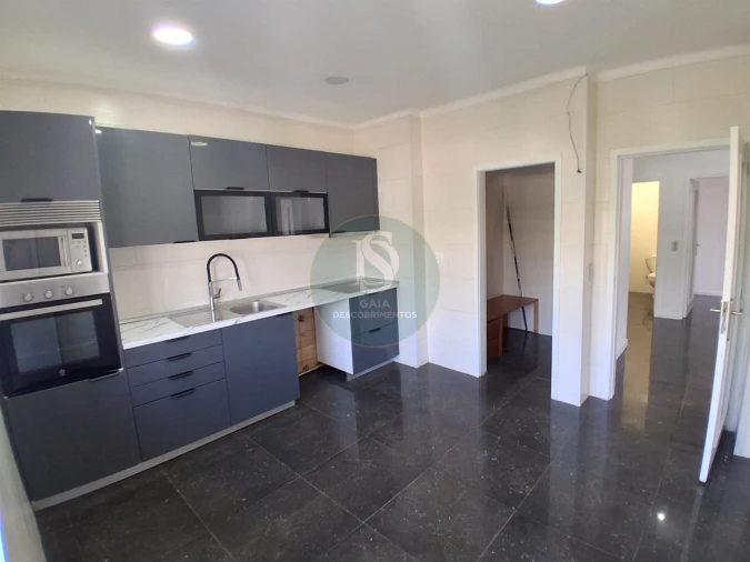 Apartamento T3 para Venda em Fânzeres e São Pedro da Cova Foto 4