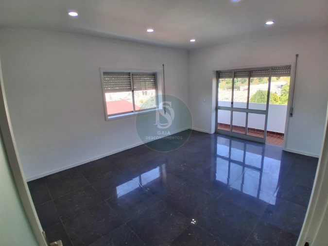 Apartamento T3 para Venda em Fânzeres e São Pedro da Cova Foto 2