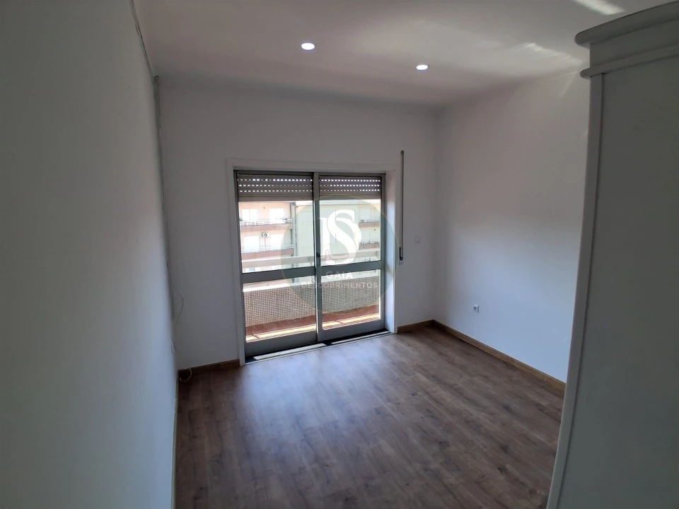 Apartamento T3 para Venda em Fânzeres e São Pedro da Cova Foto 8