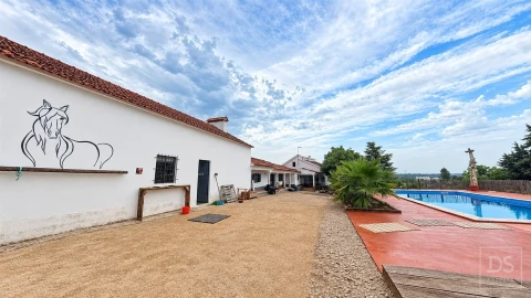 Quinta T7 para Venda em Achete, Azoia de Baixo e Póvoa de Santarém