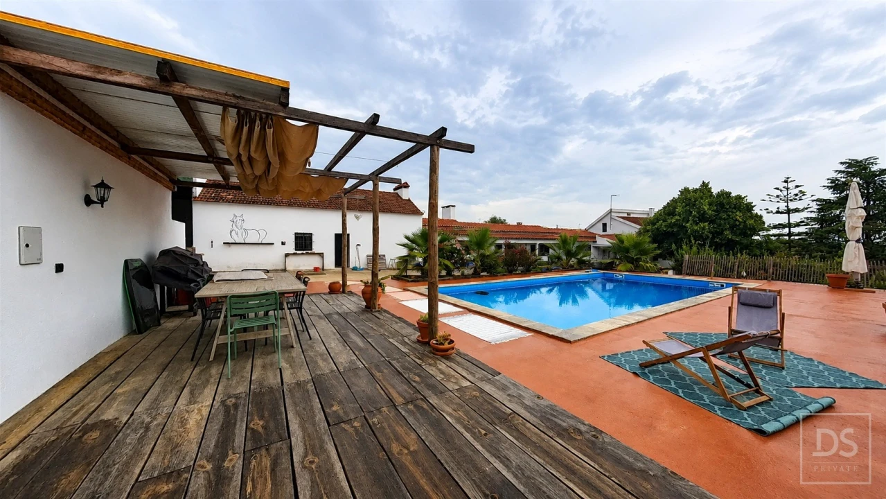 Quinta T7 para Venda em Achete, Azoia de Baixo e Póvoa de Santarém Foto 1