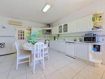 Moradia T4 para Venda em Portimão