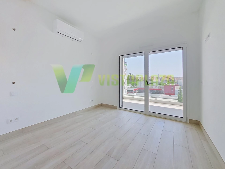 Apartamento T2 para Venda em Portimão Foto 7