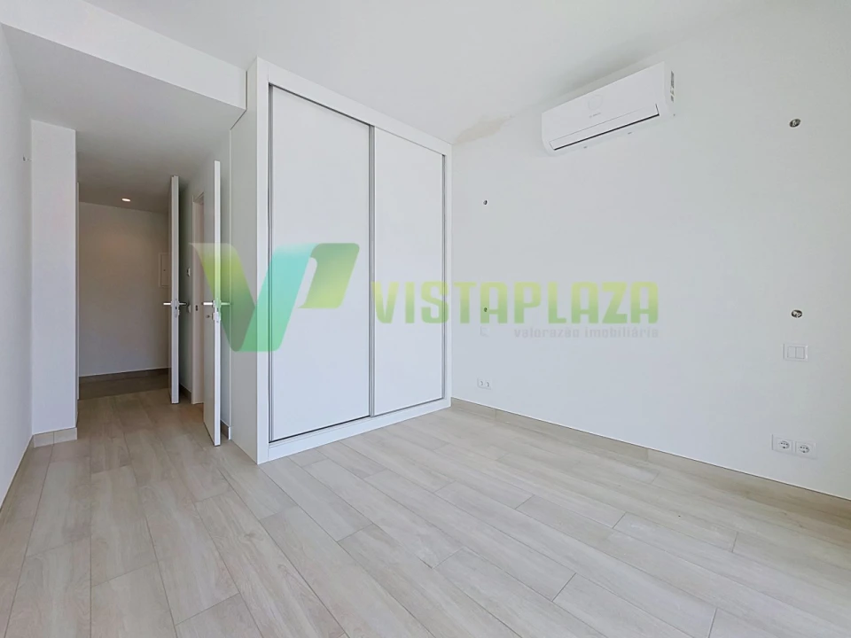 Apartamento T2 para Venda em Portimão Foto 8