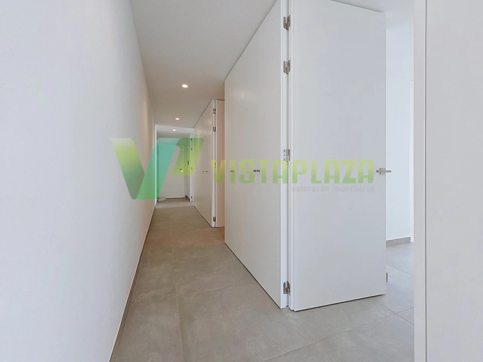 Apartamento T2 para Venda em Portimão Foto 12
