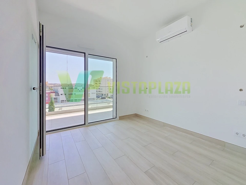 Apartamento T2 para Venda em Portimão Foto 20