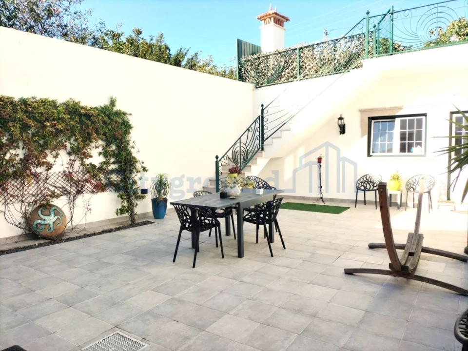 Moradia T5 para Venda em Alvorninha Foto 5
