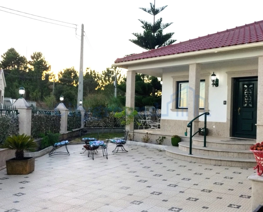 Moradia T5 para Venda em Alvorninha Foto 6