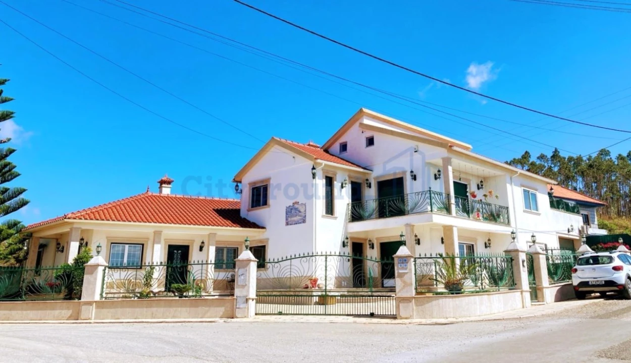 Moradia T5 para Venda em Alvorninha Foto 1