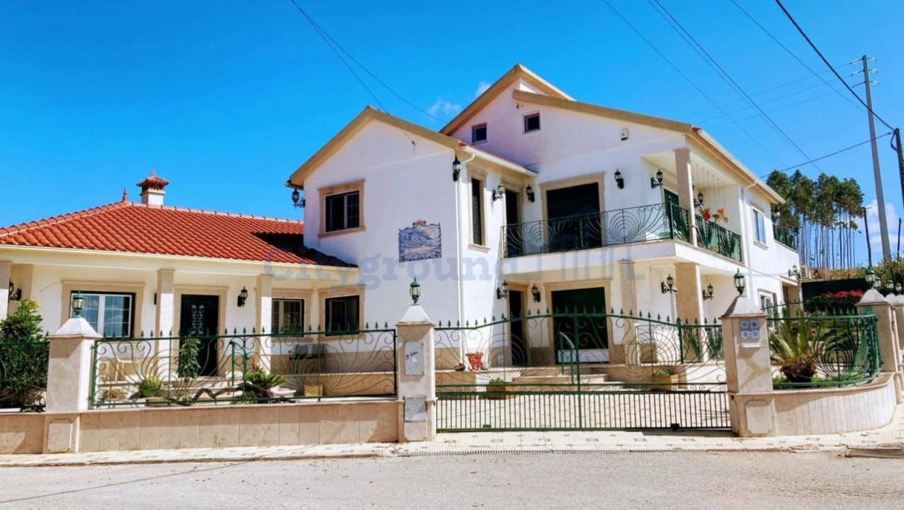 Moradia T5 para Venda em Alvorninha Foto 3