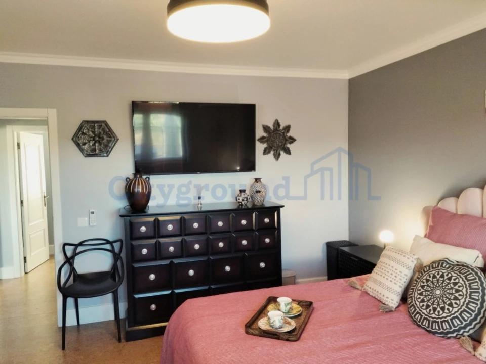 Moradia T5 para Venda em Alvorninha Foto 25