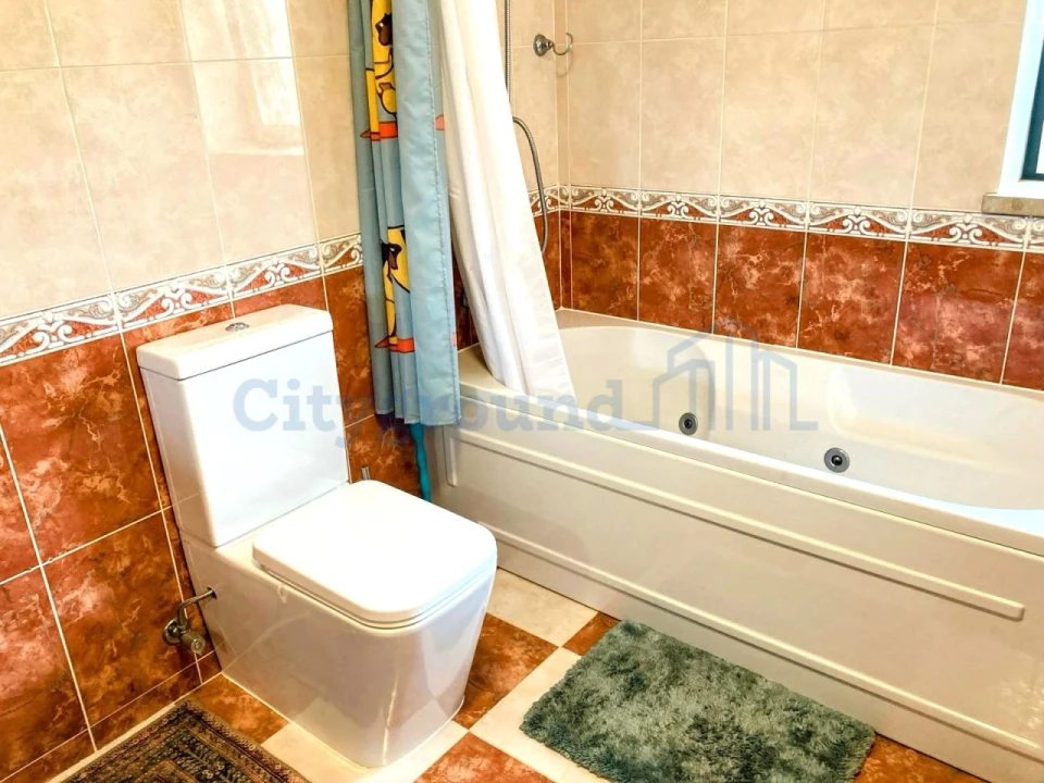 Moradia T5 para Venda em Alvorninha Foto 40