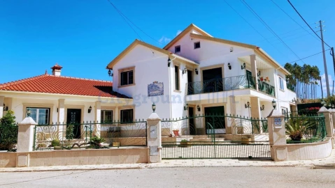 Moradia T5 para Venda em Alvorninha