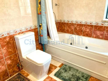Moradia T5 para Venda em Alvorninha