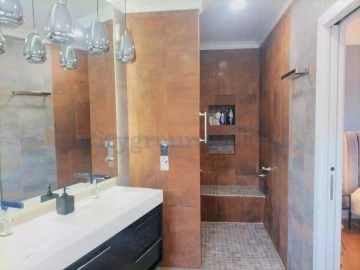 Moradia T5 para Venda em Alvorninha