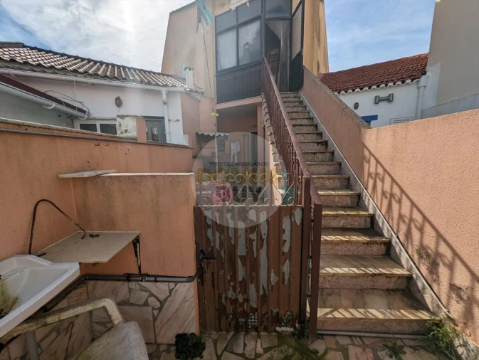 Moradia T5 para Venda em Costa da Caparica Foto 18