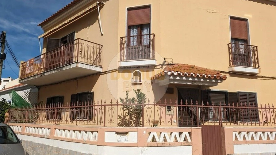 Moradia T5 para Venda em Costa da Caparica