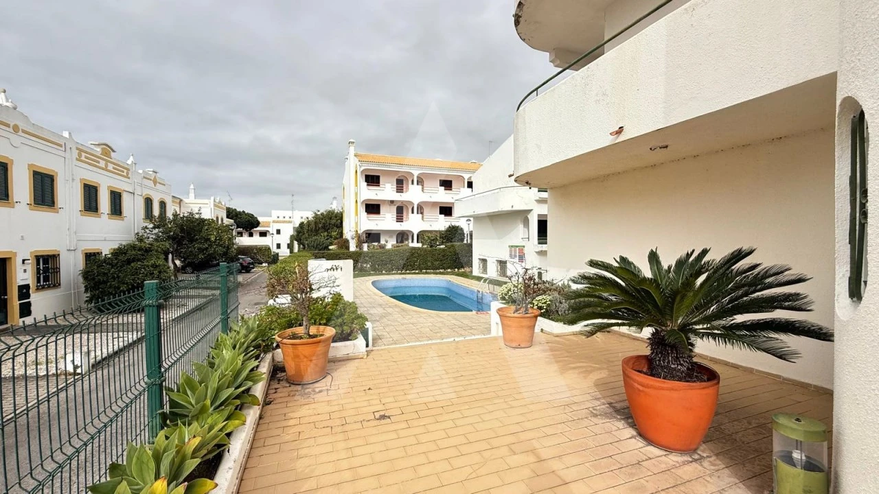 Apartamento T2 para Arrendamento em Quarteira Foto 20