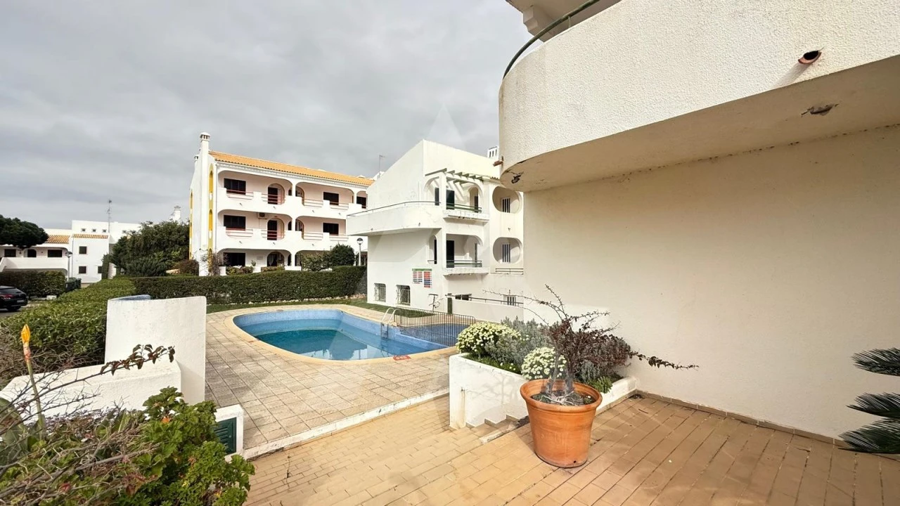 Apartamento T2 para Arrendamento em Quarteira Foto 21