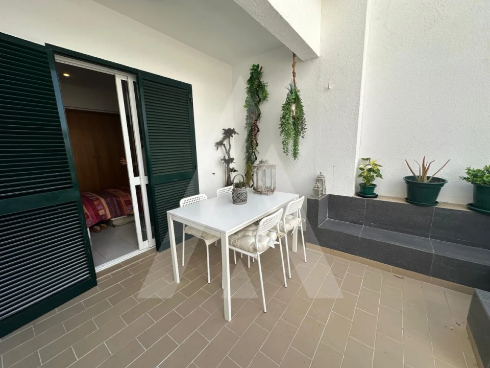 Apartamento T2 para Arrendamento em Quarteira Foto 25