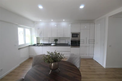 Apartamento T3 para Venda em Benfica