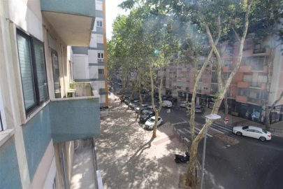 Apartamento T3 para Venda em Benfica