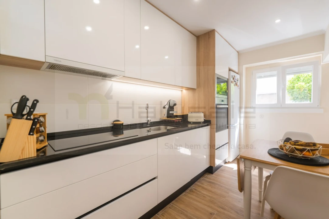 Apartamento T2 para Venda em Agualva e Mira-Sintra Foto 1