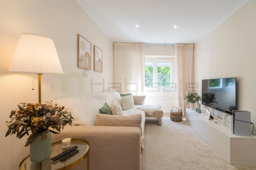Apartamento T2 para Venda em Agualva e Mira-Sintra Foto 11