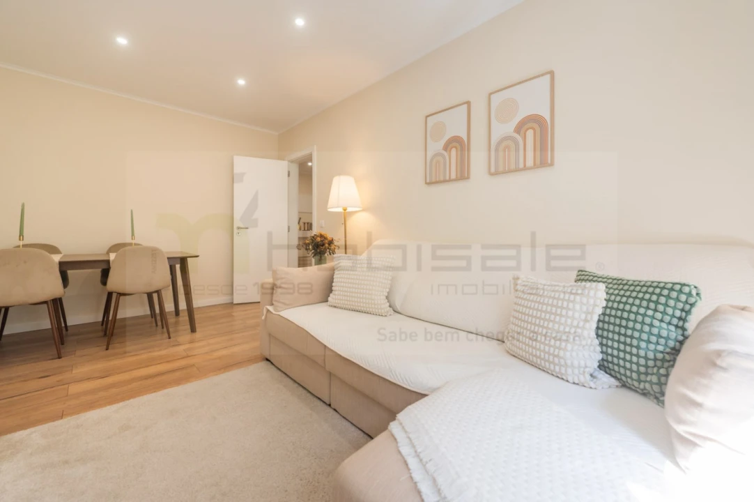 Apartamento T2 para Venda em Agualva e Mira-Sintra Foto 13