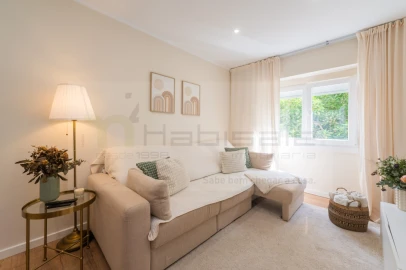 Apartamento T2 para Venda em Agualva e Mira-Sintra