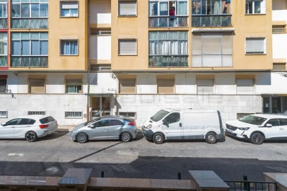 Apartamento T2 para Venda em Agualva e Mira-Sintra