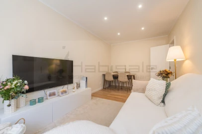 Apartamento T2 para Venda em Agualva e Mira-Sintra