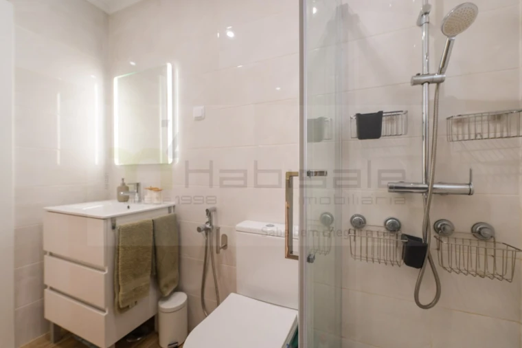 Apartamento T2 para Venda em Agualva e Mira-Sintra Foto 8