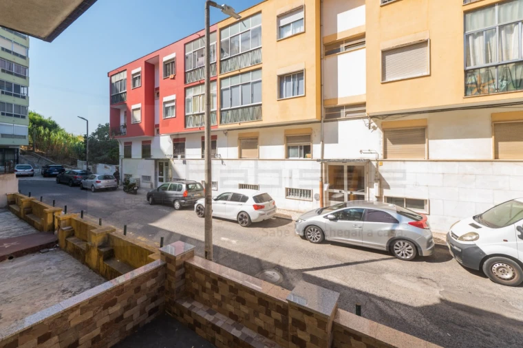 Apartamento T2 para Venda em Agualva e Mira-Sintra Foto 17