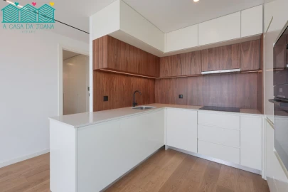 Apartamento T3 para Venda em Glória e Vera Cruz