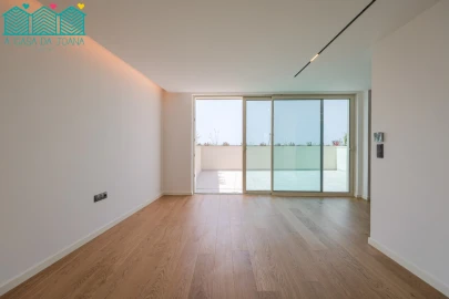 Apartamento T3 para Venda em Glória e Vera Cruz