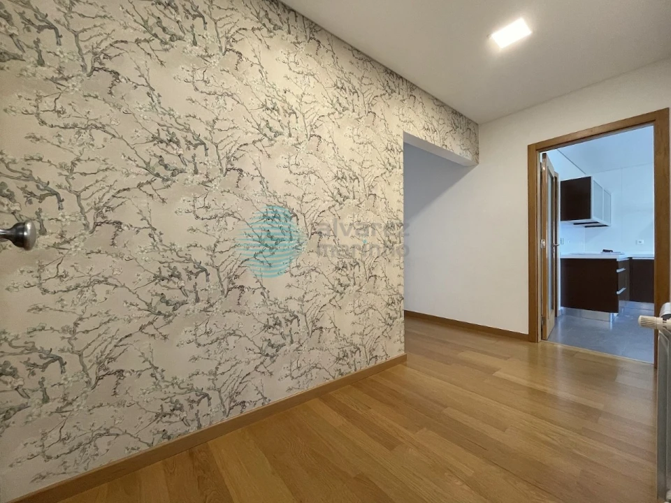 Apartamento T3 para Venda em Santa Maria, São Pedro e Matacães Foto 2