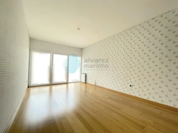 Apartamento T3 para Venda em Santa Maria, São Pedro e Matacães