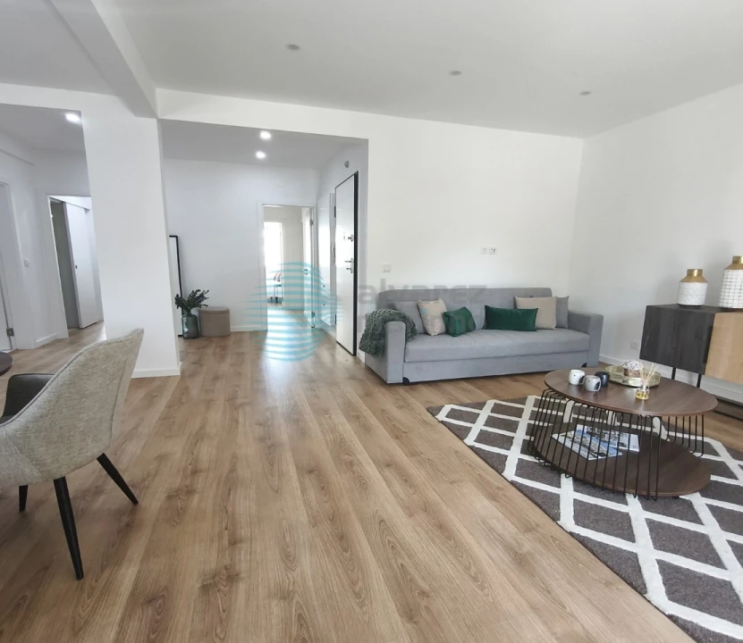 Apartamento T3 para Venda em Benfica Foto 5