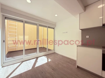 Apartamento T1 para Arrendamento em Campo de Ourique