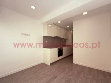 Apartamento T1 para Arrendamento em Campo de Ourique