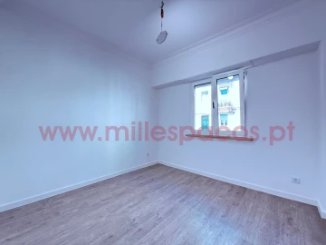 Apartamento T1 para Arrendamento em Campo de Ourique