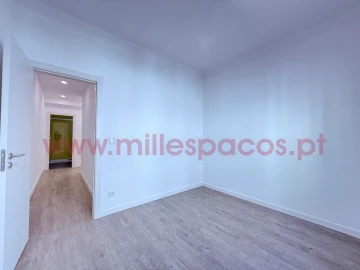 Apartamento T1 para Arrendamento em Campo de Ourique