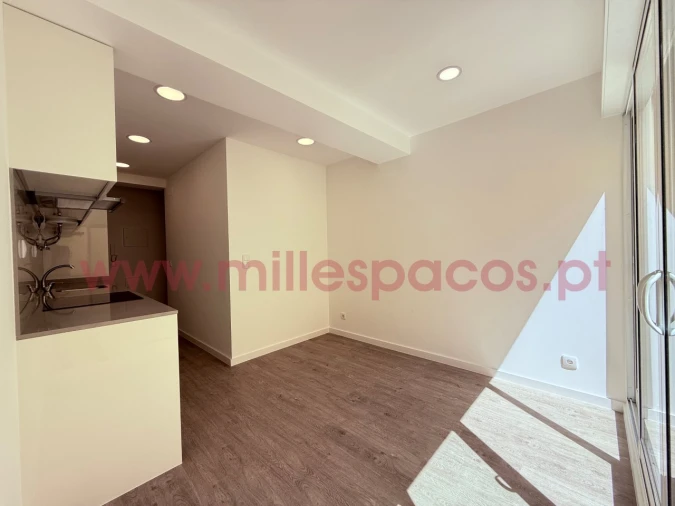 Apartamento T1 para Arrendamento em Campo de Ourique Foto 6